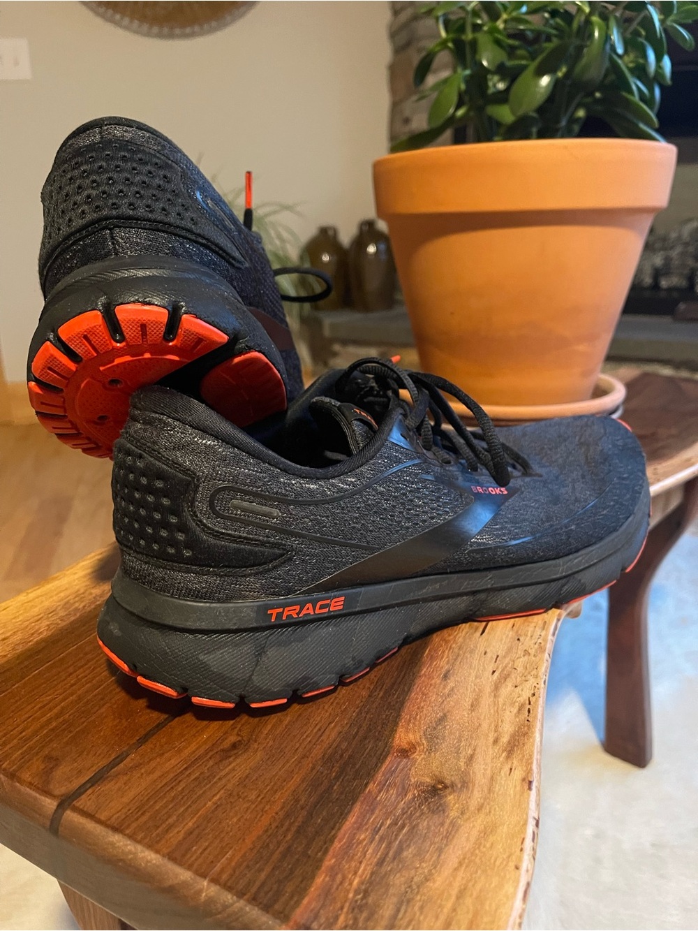 Brooks Men's Black and Red Trace Running Sneakers